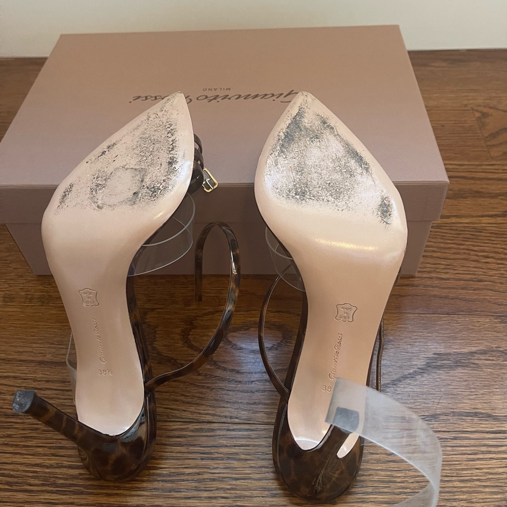 Gianvito Rossi sandal.